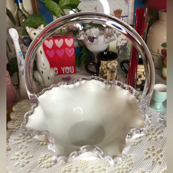 Fenton paisley ruffled basket - Picture 5 of 9